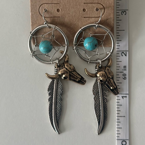 New Dreamcatcher Skull Feather Dangle Earrings - Picture 4 of 6